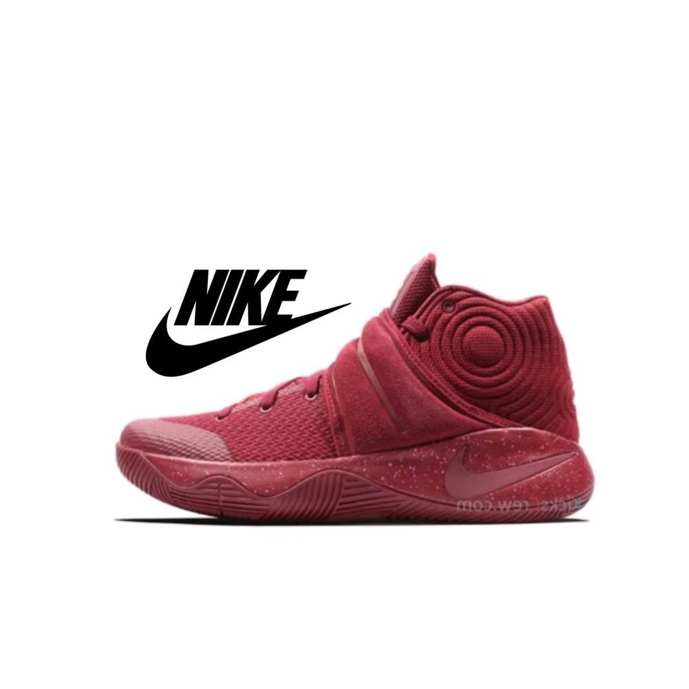 ✋Pre-Owned✋ Kyrie 2’s | OK condition | laces are torn up and missing insoles.